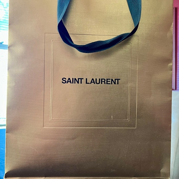 YSL All Black Lou Camera Bag - Like New with back pocket - Picture 4 of 16